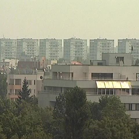 Aplicarea legii asigurărilor obligatorii pentru locuinţe ar fi trebuit să aibă loc de la 1 iulie 