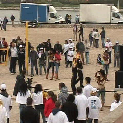 La malul mării, tinerii au participat la competiţiile de Ziua Tineretului