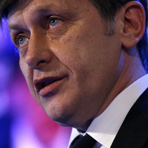 C. Antonescu: Marea ticăloşie a acestei puteri este că nu are curajul să iasă din cascada de minciuni în care a intrat în campania electorală