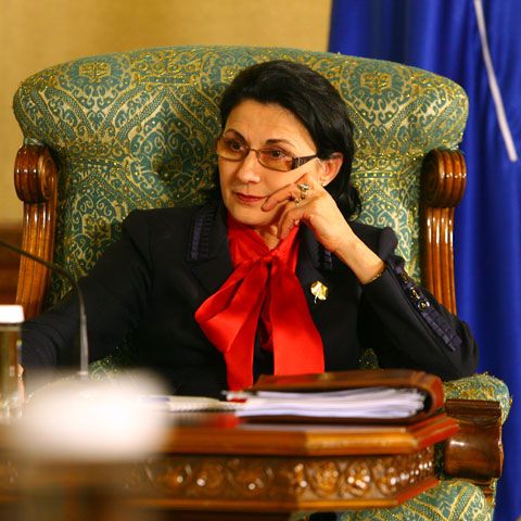 Ecaterina Andronescu: Teza la limba română se va susţine pe 7 mai, iar greva se suspendă