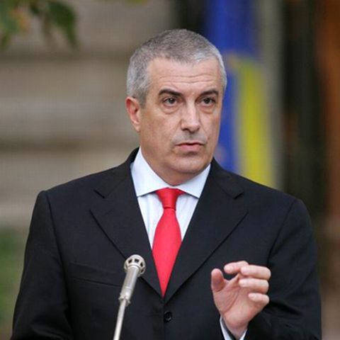 Tăriceanu: Eroarea promovării legii salarizării profesorilor îi aparţine exclusiv lui Traian Băsescu
