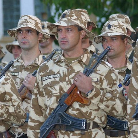 MApN a renunţat la o parte dintre firmele care găteau pentru militari 