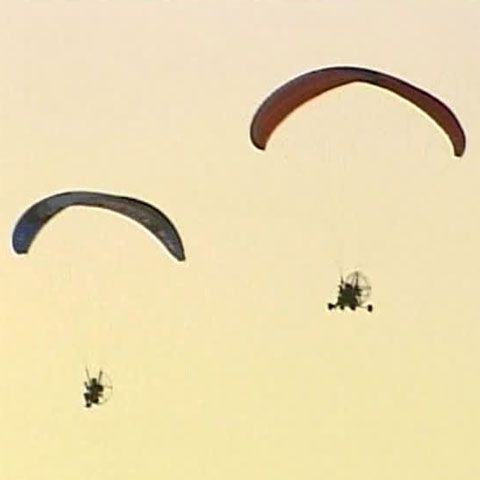 Poliţiştii din Palm Bay, Florida, vor patrula cu parapanta motorizată