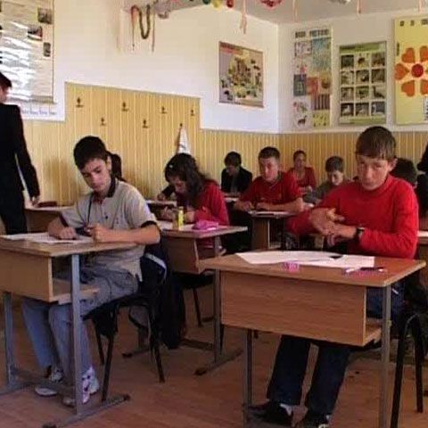 În judeţul Vaslui, peste 70% din profesori vor să se transfere la oraş 