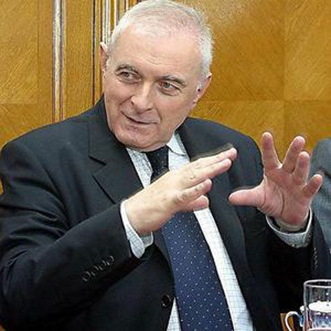 Adrian Vasilescu: Guvernul se uită cu invidie la banii de la FMI şi CE, care vor ajunge la BNR