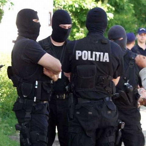 Doi proxeneţi români condamnaţi în Germania au fost reţinuţi de poliţiştii constănţeni
