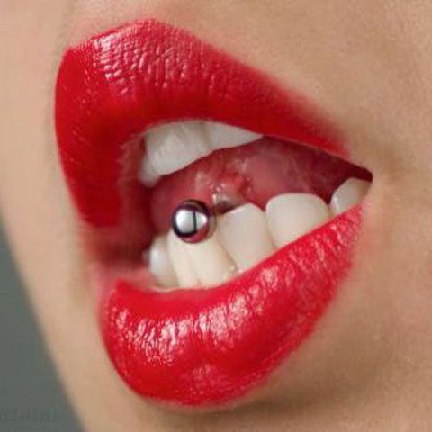  Top 10 cele mai bizare piercinguri din lume