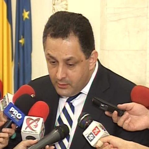 Vanghelie anunţă o nouă şedinţă a Coaliţei pentru a rezolva \"un pacheţel de problemuţe\"