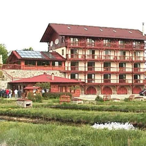 Păstrăvăria Albota, o destinaţie perfectă pentru turişti şi pasionaţii de pescuit