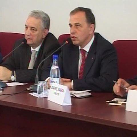 Mircea Geoană spune că APIA nu a funcţionat din cauza "pipiţelor"