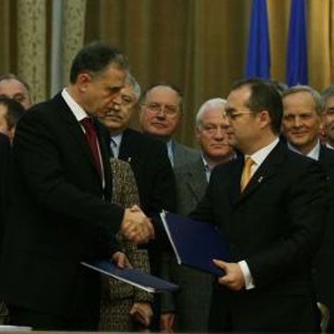 Alianţa PSD-PC şi PD-L se află la egalitate, la europarlamentare, cu 31% din intenţiile de vot, potrivit INSOMAR