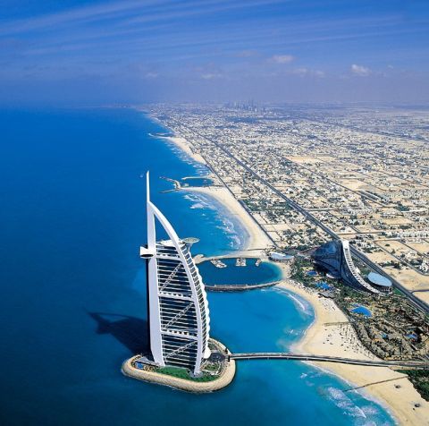 Un român a plătit 50.000 de euro pentru vacanţă de lux în Dubai