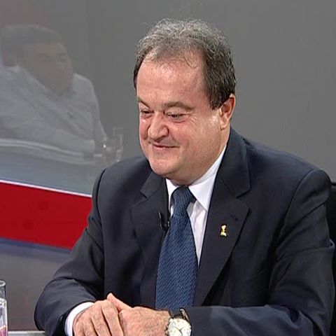 38% dintre români cred că Blaga ar fi mai potrivit la Ministerul de Interne