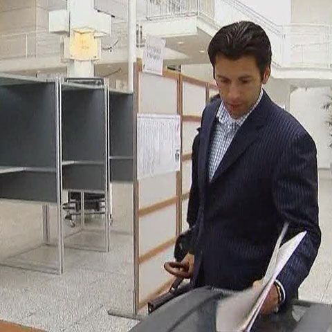 Marea Britanie şi Olanda sunt primele ţări care au votat pentru PE 