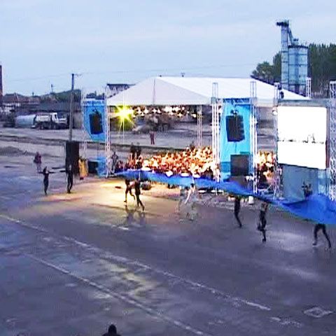 Filarmonica Banatul a organizat un spectacol inedit, pe şantier