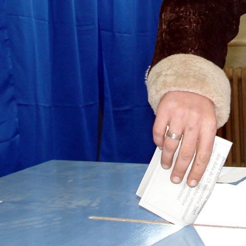 PNL a semnalat că 30 de prahoveni au venit să voteze în sectorul 2 din Capitală