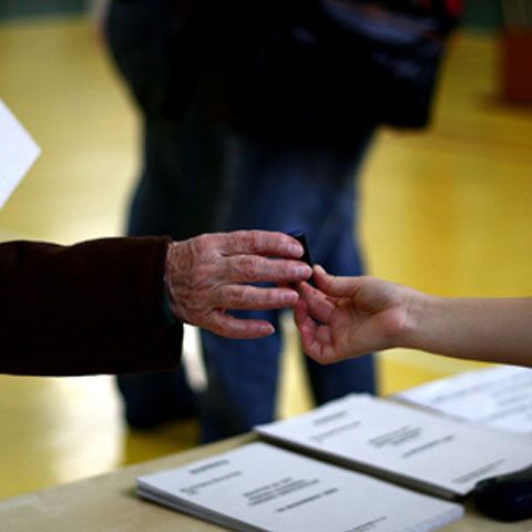 INSOMAR: Cele mai multe voturi au venit de la persoanele de peste 50 de ani, până la ora 13:00