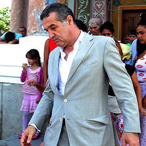 Becali: Dacă nu ies europarlamentar, gata, am terminat cu viaţa publică