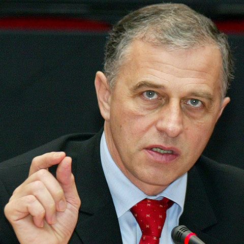 Mircea Geoană: Traian Băsescu s-a folosit de EBA pentru a câştiga procente, iar PD-L a obţinut voturi cu autocarul