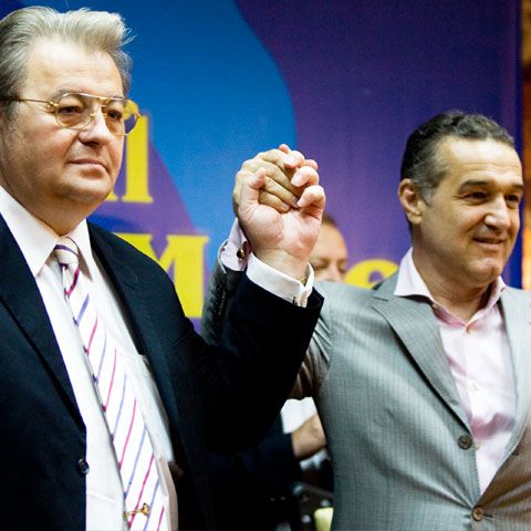 Corneliu Vadim Tudor va decide în zece zile spre ce familie europeană se va îndrepta PRM