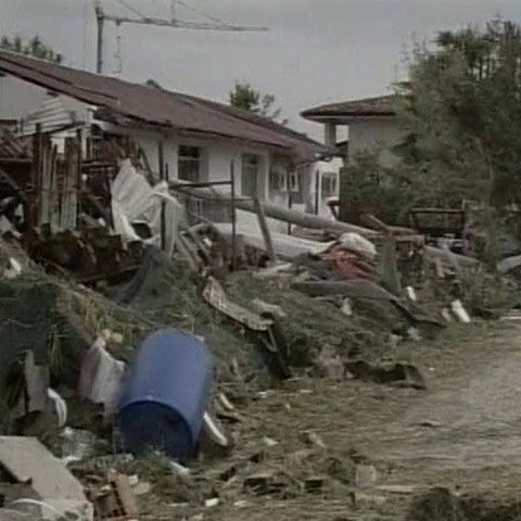 3.500 de case au fost avariate în urma furtunii din nord-estul Ungariei 
