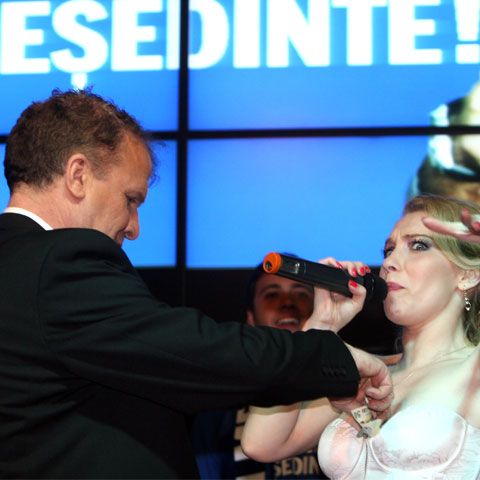 Campania electorală la români. Vezi cele mai amuzante momente ale campaniei pentru alegerile europarlamentare