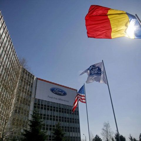 Ford România desfiinţează centrele de vânzări din ţară    