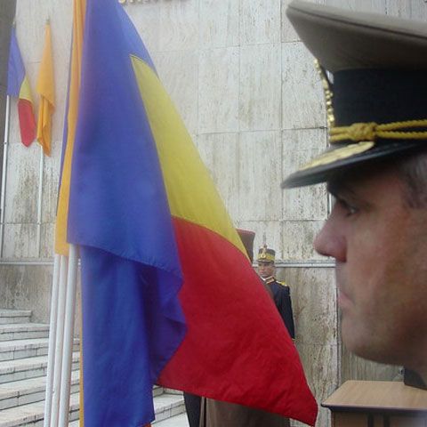 Liberalii au depus, la Senat, moţiunea simplă pe Apărare