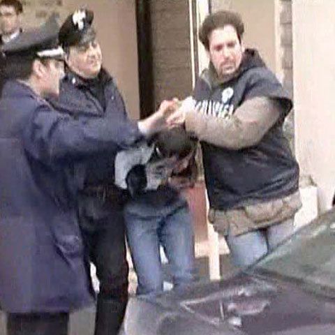 Românii arestaţi pentru violarea unei adolescente la Roma şi disculpaţi ulterior s-au întors în ţară