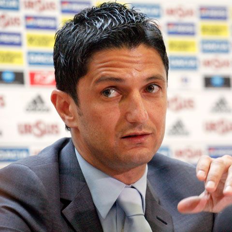 Răzvan Lucescu a plâns după ultimul meci pe banca lui FC Braşov: "Plec mulţumit şi fericit"