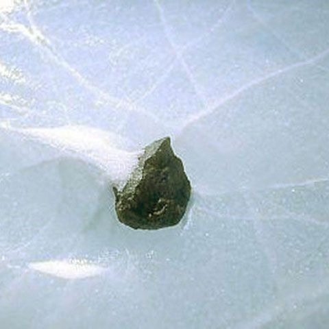 Un adolescent a supravieţuit după ce a fost lovit de un meteorit