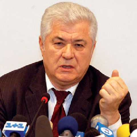 Mai mulţi generali şi ofiţeri de armată şi poliţie cer demisia lui Voronin 