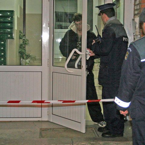 Un tânăr a fost găsit împuşcat în cap într-un apartament din Timişoara