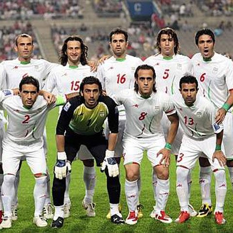 Preliminarii CM 2010: Jucătorii naţionalei Iranului au protestat cu brasarde verzi faţă de situaţia din ţară, la meciul cu Coreea de Sud - VIDEO