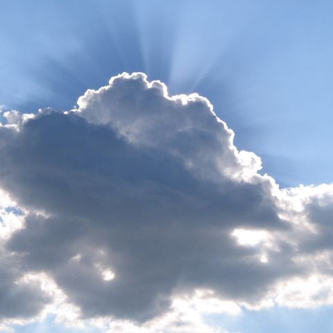 Vânt în rafale şi ploi în vest, soare şi temperaturi din ce în ce mai mari în est