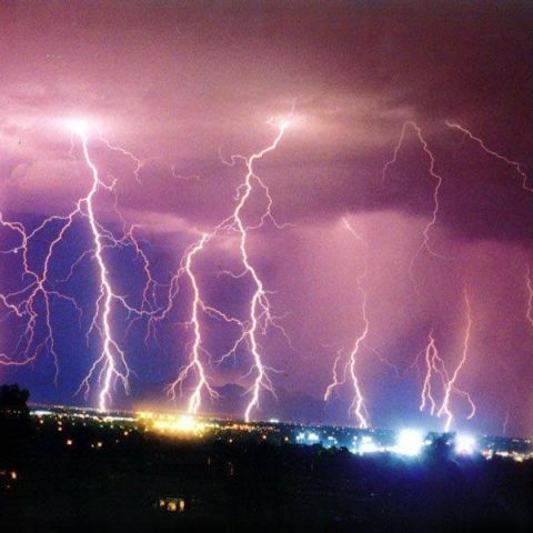 Un tânăr din Oradea a murit lovit de trăsnet în urma unei furtuni