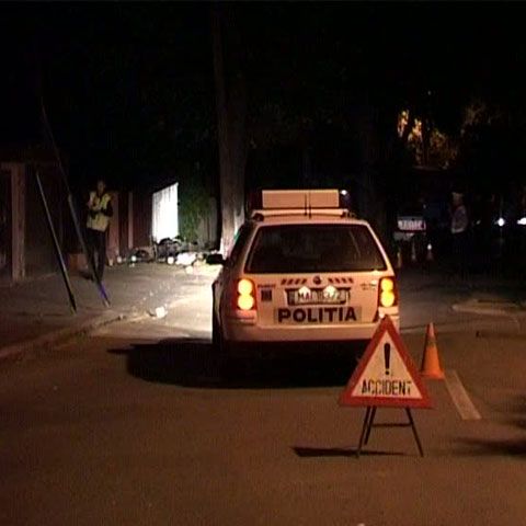 Un tânăr de 17 ani a murit, sâmbătă noapte, într-un accident de motocicletă