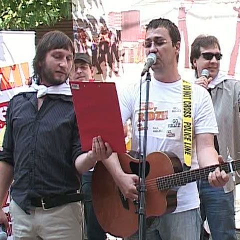 Ridzi contestată în stradă