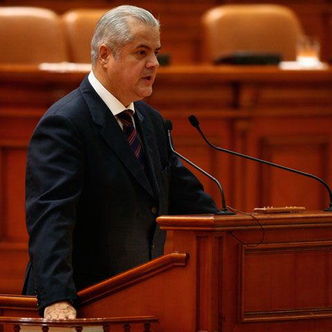 Deputaţii au reluat, marţi, în plen, discutarea cererii procurorului general în cazul Năstase