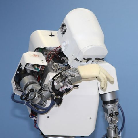 Kobian, robotul japonez care poate imita bucuria şi dezgustul. VEZI FOTO ŞI VIDEO