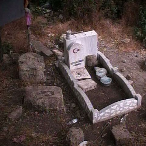 Pe dealul de la Babadag se află cel mai vechi mormânt musulman, al lui Koyun Baba 