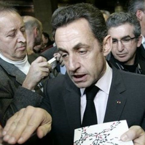 Sarkozy este mişcat de moartea lui Michael Jackson şi salută "latura universală" a artistului