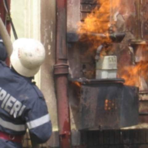 Două case dintr-un sat bistriţean au ars într-un incediu