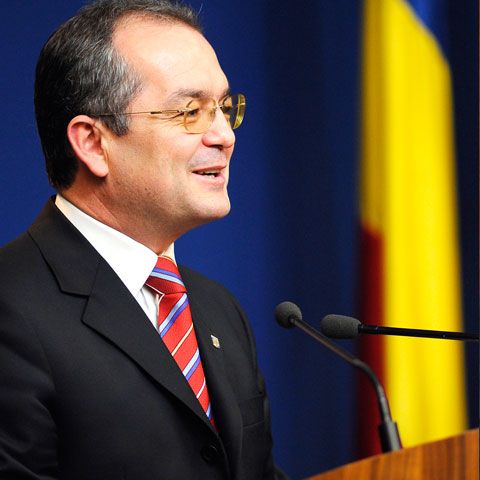 Boc: Guvernul va extinde mecanismul programului "Prima Casă" în agricultură şi administraţie 