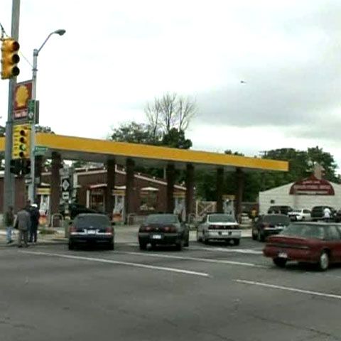 Şapte elevi au fost împuşcaţi într-o staţie de autobuz din Detroit, SUA 