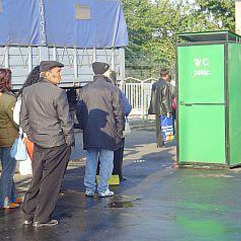 Lipsa toaletelor publice este o problemă în România 