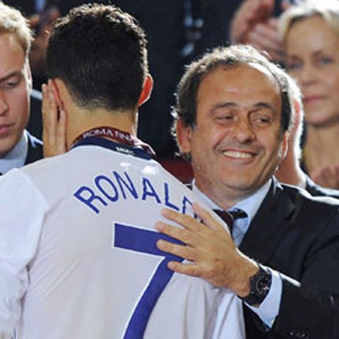 Platini: "Nu înţeleg cum poţi să plăteşti peste 90 de milioane de euro pentru un jucător"