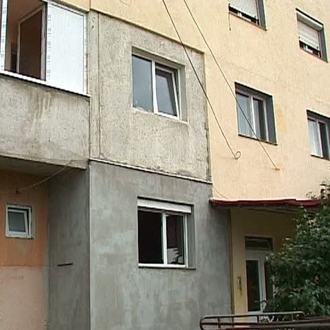 Sute de braşoveni şi-au izolat blocurile fără a avea autorizaţie 