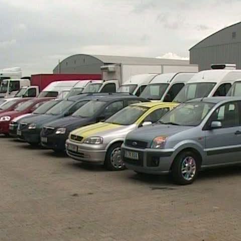 Peste 10.000 de autoturisme s-au întors în parcările firmelor de leasing