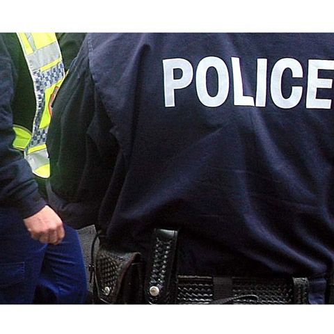 O macara s-a prăbuşit peste un bloc de locuinţe la Liverpool